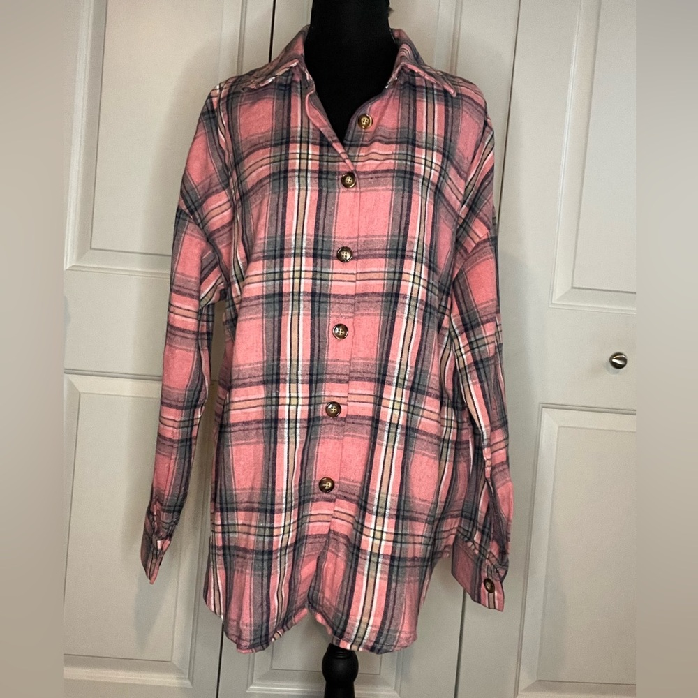 NWT Plaid Flannel Buttondown Shirt, Pink, Size Medium - Picture 10 of 12